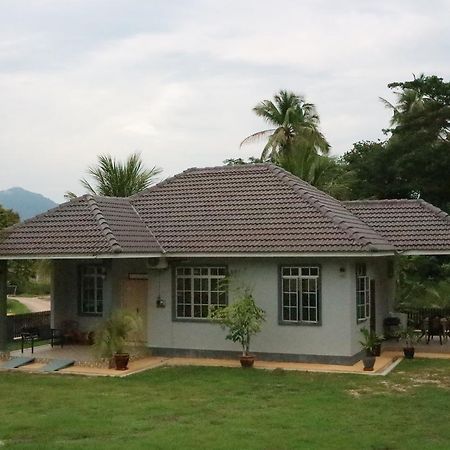 Padang Mat Sirat River View Cottage المظهر الخارجي الصورة